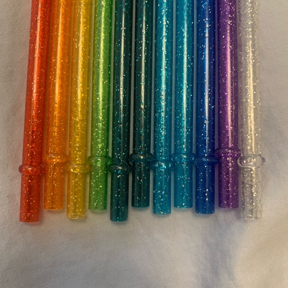 ✨ $2 bundle item! Rainbow glitter 11” tumbler straws - Picture 3 of 3